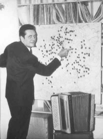 Biographie de l'accordéoniste André Verchuren