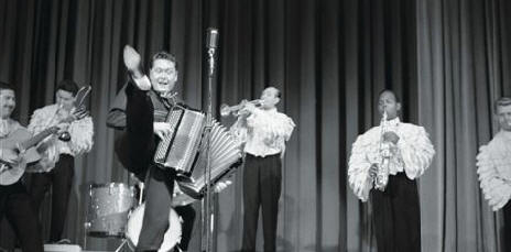 Biographie de l'accordéoniste André Verchuren
